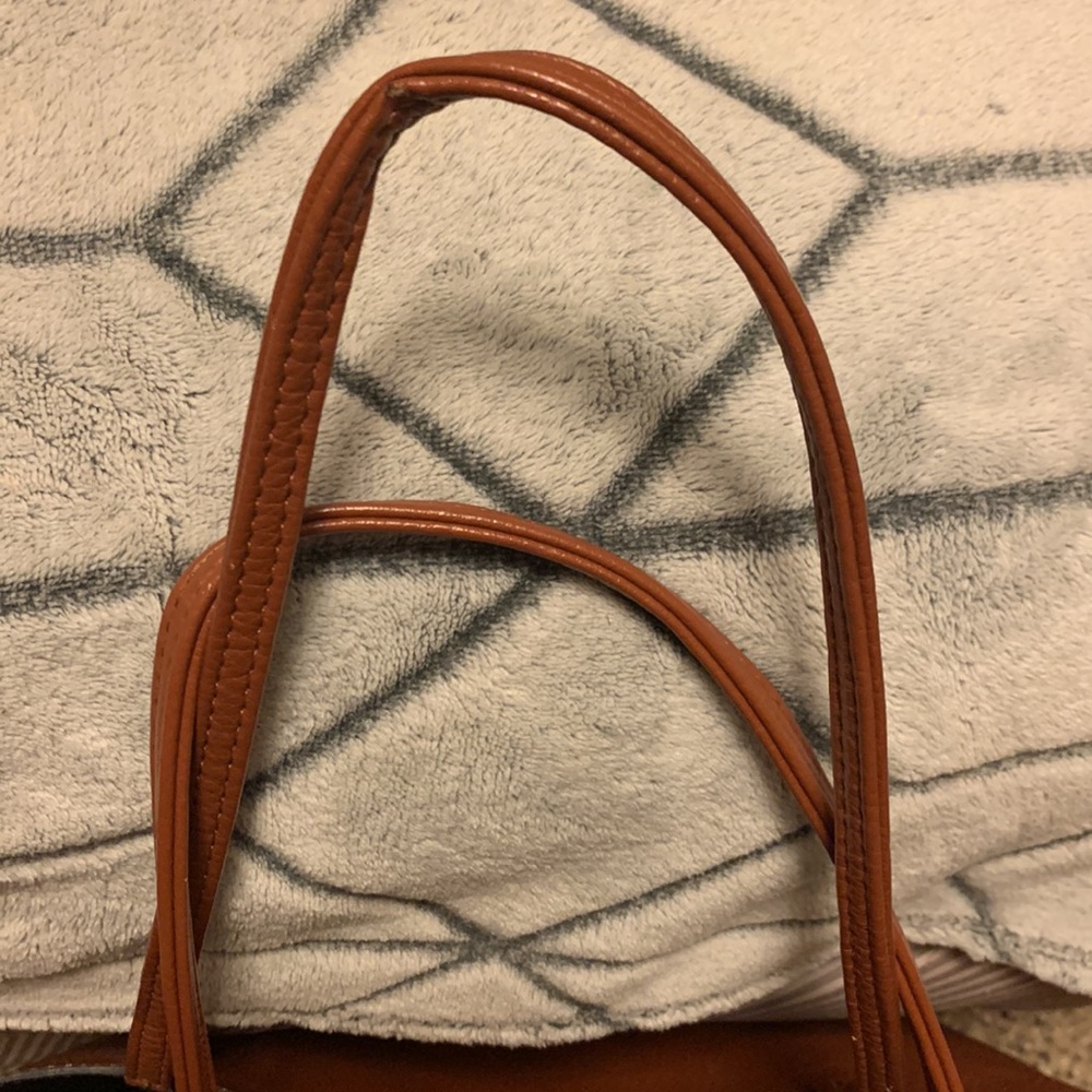 Street Level Reversible Tote - Picture 5 of 5
